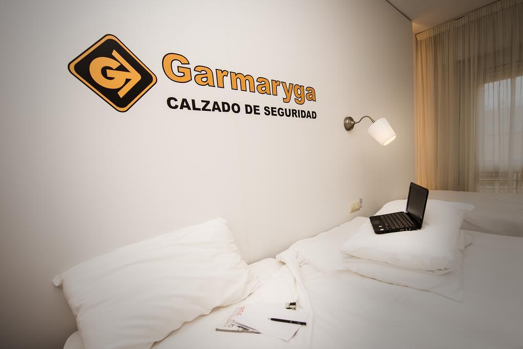 Hotel Ibis Styles La Rioja アルネド エクステリア 写真
