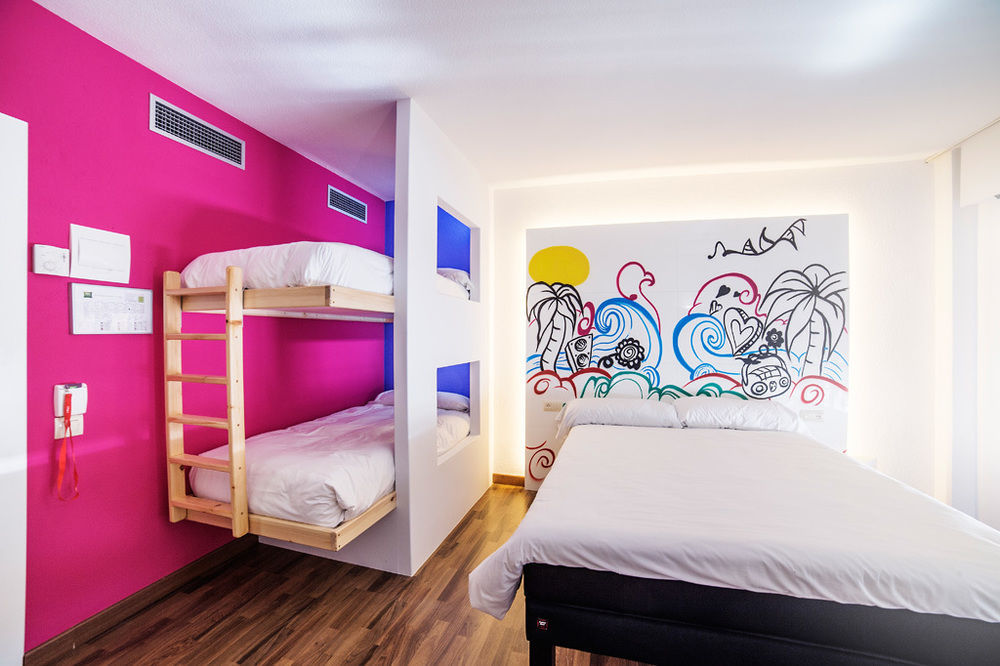Hotel Ibis Styles La Rioja アルネド エクステリア 写真